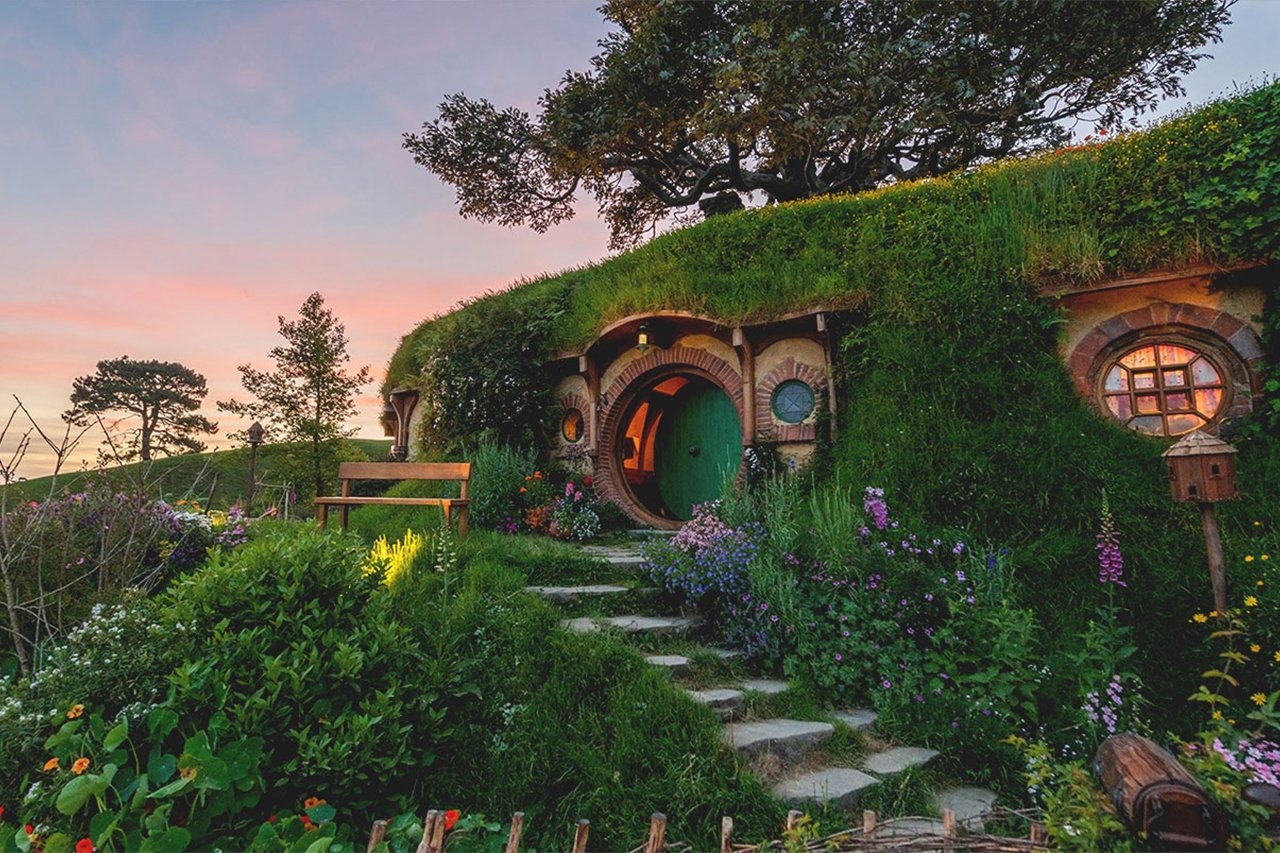 Hobbiton Movie Set