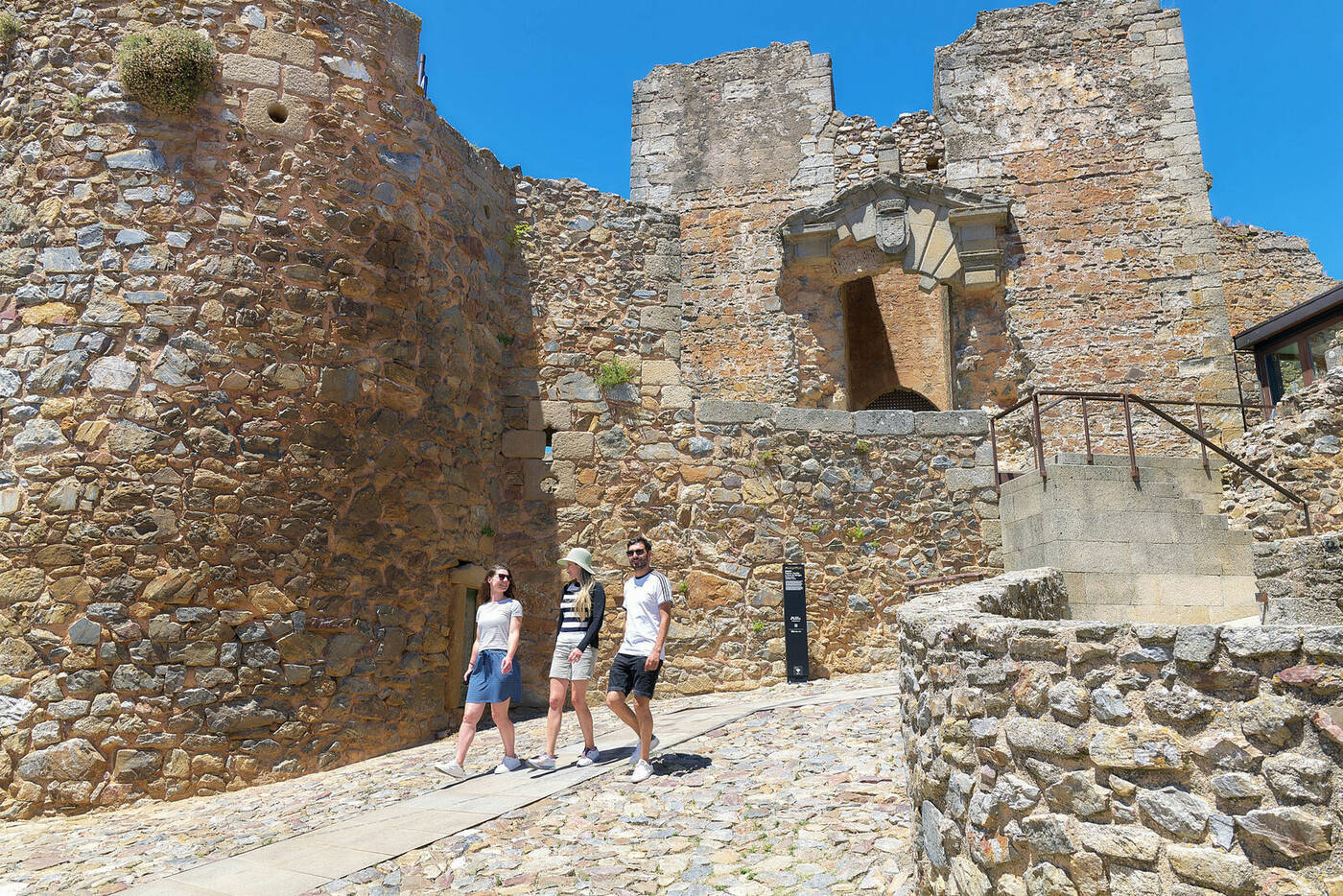 Guests exploring Castelo Rodrigo